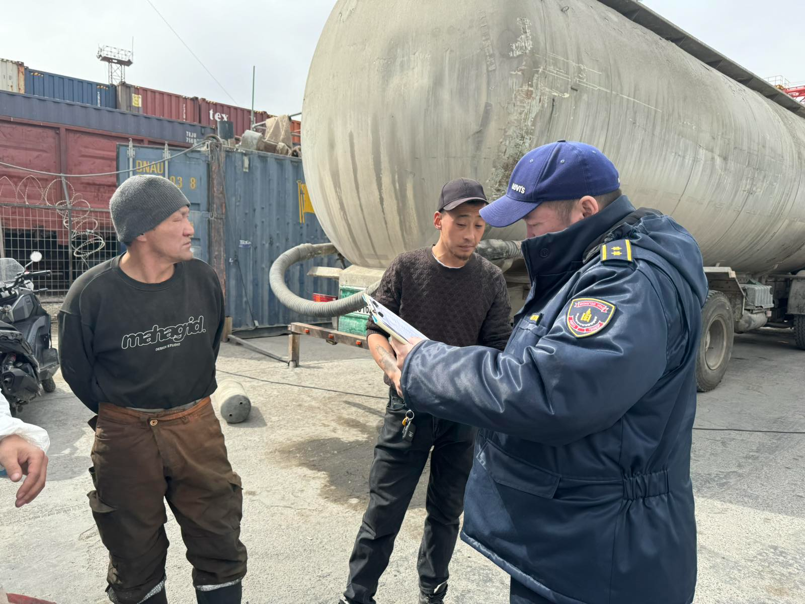 Цементийн үйлдвэр болон тээвэрлэлтийн үйл ажиллагаанд хяналт шалгалт хийж байна
