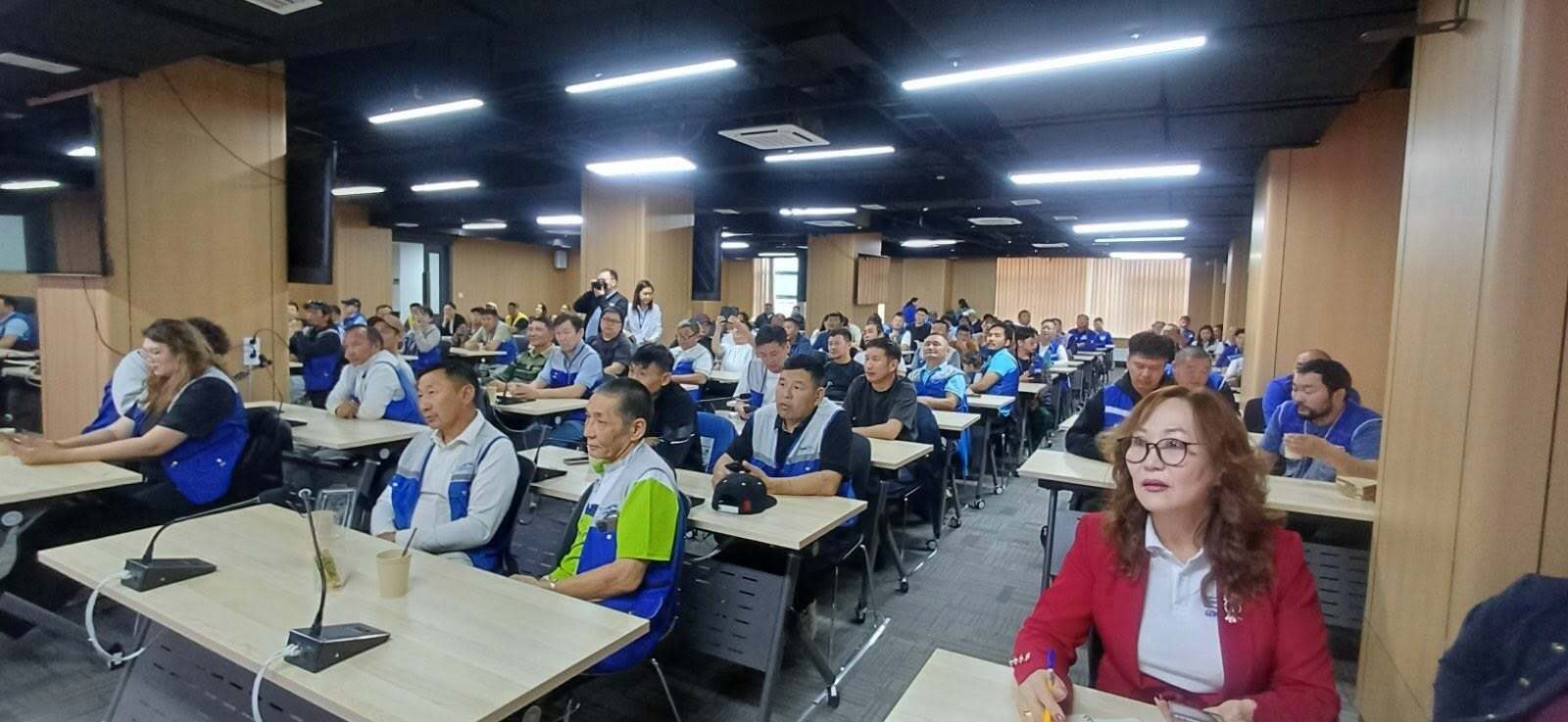 Нийтийн тээврийн 233 жолооч үйлчилгээний соёлын талаарх сургалтад хамрагдлаа